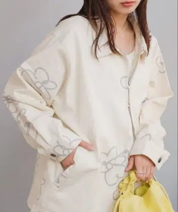 정가 10780엔 Kastane 카스타네 플라워 프린트 자켓