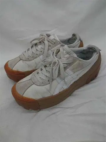 오니츠카타이거 데티 화이트 계열 남성용 스니커즈 24.5cm