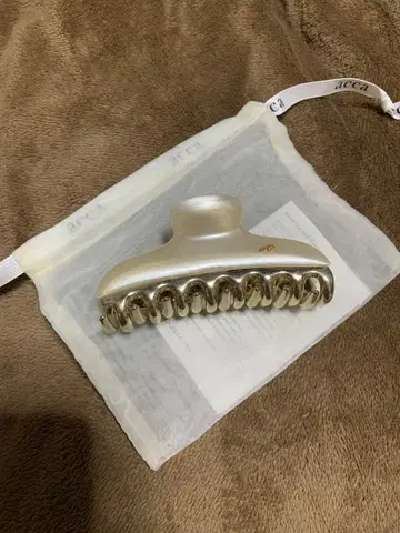 acca 헤어 클립 펄 화이트 L 골드 아카 파우치 포함