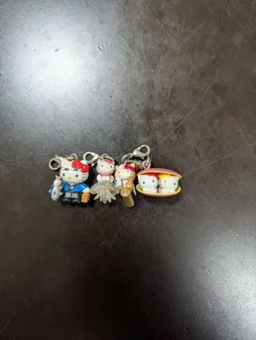 [개봉] 헬로키티 스트랩 4개 세트