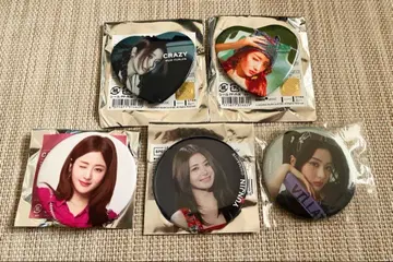 LE SSERAFIM 윤진 캔뱃지 묶음 판매