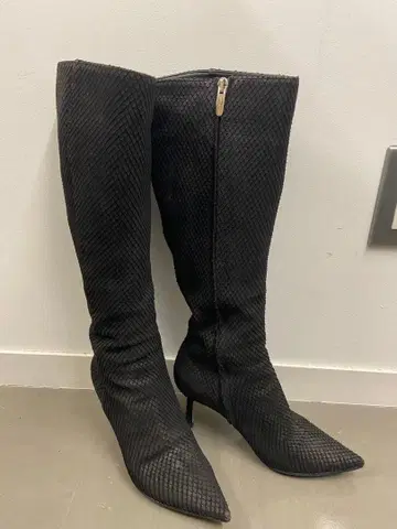 세르지오로시 스네이크 스킨풍 롱 부츠 블랙