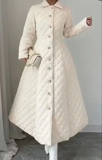 [미사용 새상품] 퀼팅 디자인 롱 코트 따뜻한