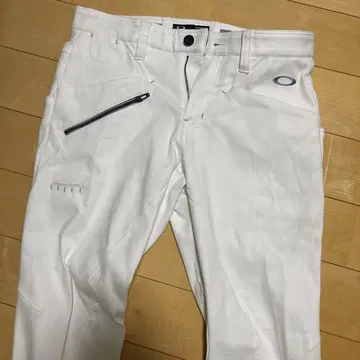 Oakley 화이트 팬츠 지퍼 포켓 부착