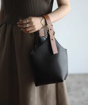 미사용 새상품*핸드백*블랙*즉시 구매 OK