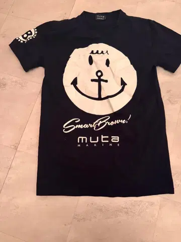 muta marine 스마일 마크 티셔츠 블랙