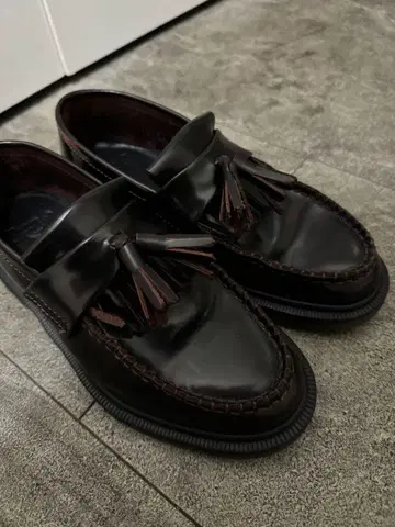 닥터마틴 태슬 로퍼 체리 레드