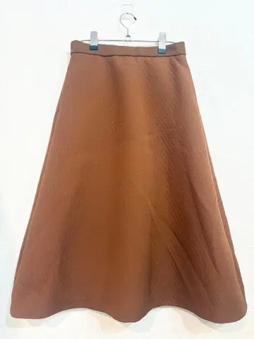 [아마카] 새상품급 카멜 플레어 롱 스커트 40