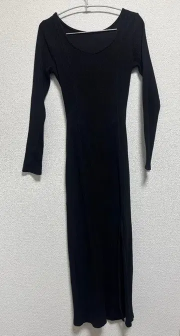 리젝시 백 오픈 원피스