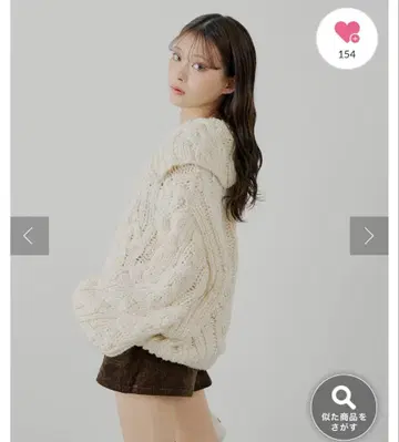 아이보리 케이블 니트 후드 부착 스웨터