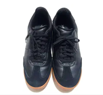 블랙 가죽 스니커즈