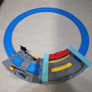 프라레일 곡선역 곡선 건널목