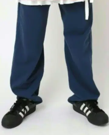 RNA 맨투맨 콤비 데님 팬츠 맨투맨 데님