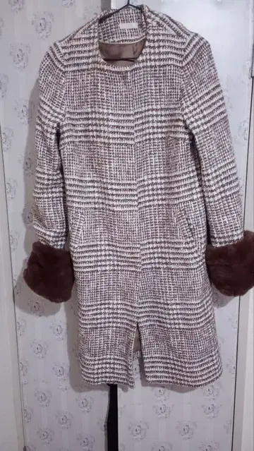 [ 반값 이하 ] 브라운 계열 체크 트위드 롱 코트