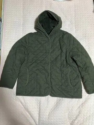 유니클로 올리브 그린 퀼팅 자켓 3XL 배송비 포함