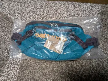 새상품 patagonia 블랙홀 허리 팩 5l 파랑