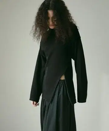 ETRE TOKYO 더블 페이스 디자인 풀오버