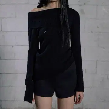 보헤미안 서울 원숄더 니트