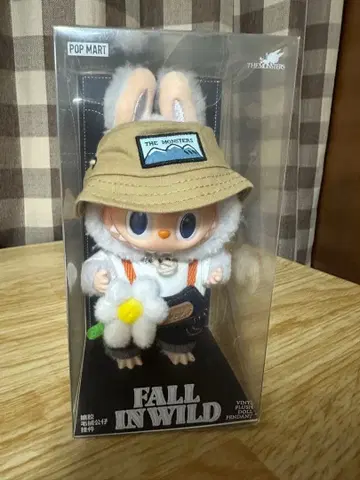 POP MART FALL IN WILD 토끼 피규어