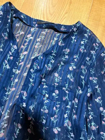 차오패닉 네이비 꽃무늬 가디건 긴팔 쉬폰