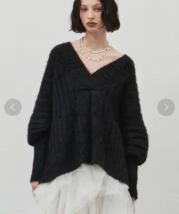 LA BELLE ETUDE 페더얀 V넥 니트 라벨에튀드