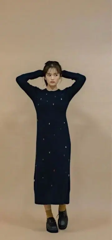 Pinue 핸드 스티치 니트 원피스