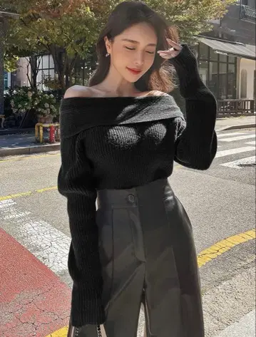 [ 완판템 ] 오프숄더 두꺼운 원단 니트