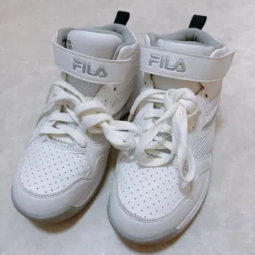 FILA 화이트 하이컷 스니커즈