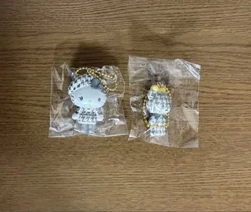 산리오 시크릿 마스코트 참 모노크롬 걸리시 쌍둥이 코디 키티