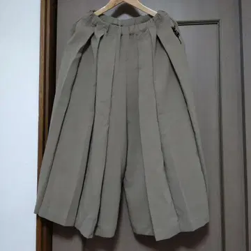 후리후 베이지 가우초 팬츠 플리츠 고양이 자수