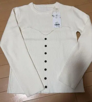 뷔스티에 라이크 니트탑 뷔스티에풍의 프론트 디자인