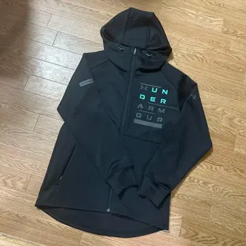 언더아머 하이브리드 니트 자켓