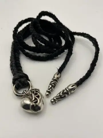 하트 모양 참 가죽 뜨개질 목걸이