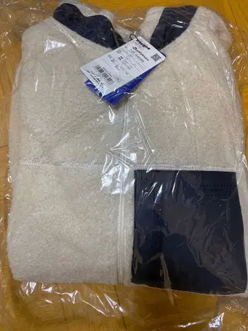 [ 미개봉 새상품 ] 보아 플리스 자켓 L 사이즈 남녀 공용