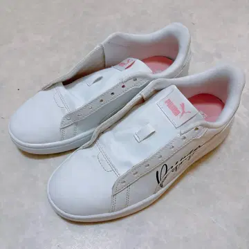 PUMA 화이트 스니커즈 23.0cm