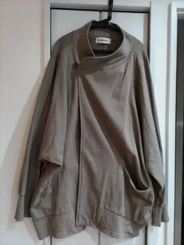 [ ZUCCA ] 주카 우라케 돌먼 코트