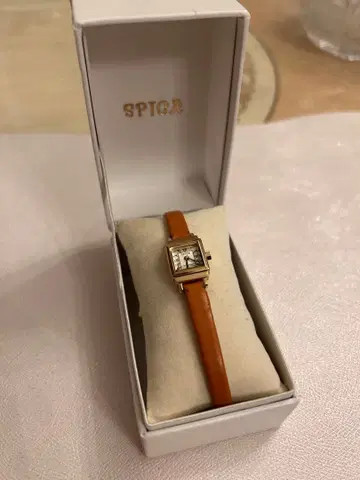 SPICA 브라운 가죽 쿼츠 손목시계