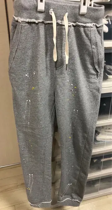 스웨트 팬츠 그레이 페인트 가공 스키니 새상품급