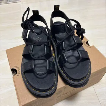 Dr.Martens 닥터마틴 NARTILLA 샌들 블랙