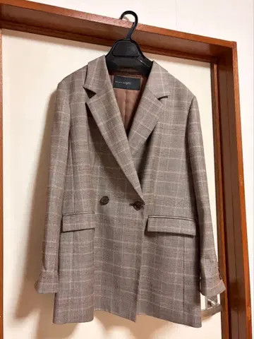 노리즈 소피 체크 무늬 더블 자켓