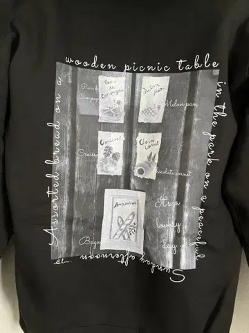 블랙 그래픽 프린트 집업 후드티