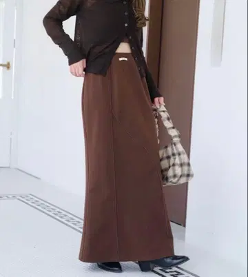 kastane SAWAMOTO 기획 멜로우 맨투맨 스커트 브라운 WEB