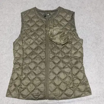 유니클로 울트라 라이트 다운 베스트 여성용 M 올리브 그린?