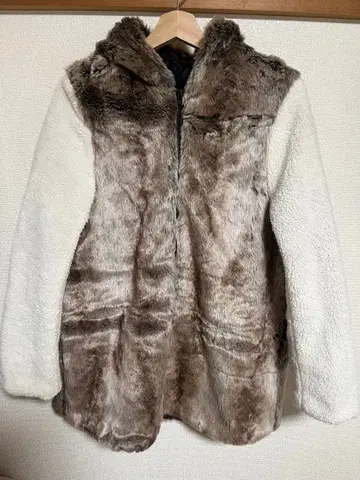 브라운 화이트 퍼 무스탕 코트