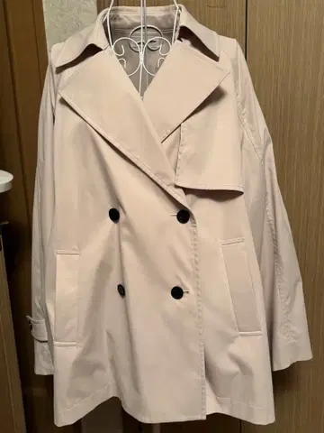 Mila Owen 베이지 트렌치코트