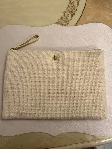 화이트 클러치백 골드 지퍼 겔랑