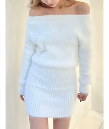 GYDA 오프숄더 샤기 니트 원피스