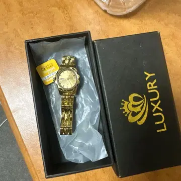 골드 아날로그 손목시계 럭셔리