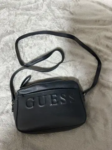 GUESS 숄더백 블랙