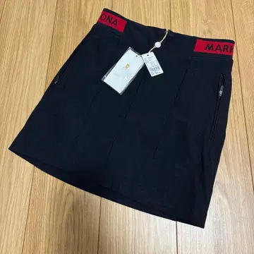 새상품 택 포함 마크앤로나 스커트 골프